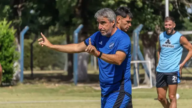 «Vamos a construir un equipo que se brinde por la camiseta» – Entrevista con Gabriel Gomez - Club Almagro